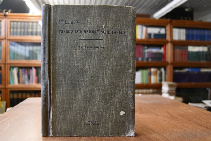 Stillings pseudo-isochromatische Tafeln zur Prüfung des Farbensinnes nebst 4 Tafeln zur Bestimmung der Farbenseeschärfe.