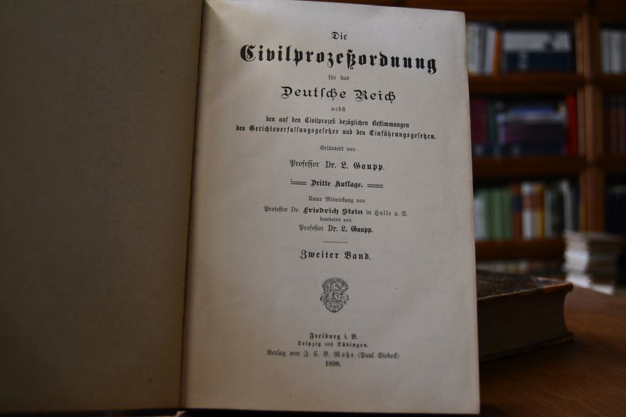 Die Civilprozeßordnung für das Deutsche Reich nebst den auf den Civilprozeß bezüglichen Bestimmungen des Gerichtsverfassungsgesetzes und den Einführungsgesetzen. 2 Bde. (komplett).