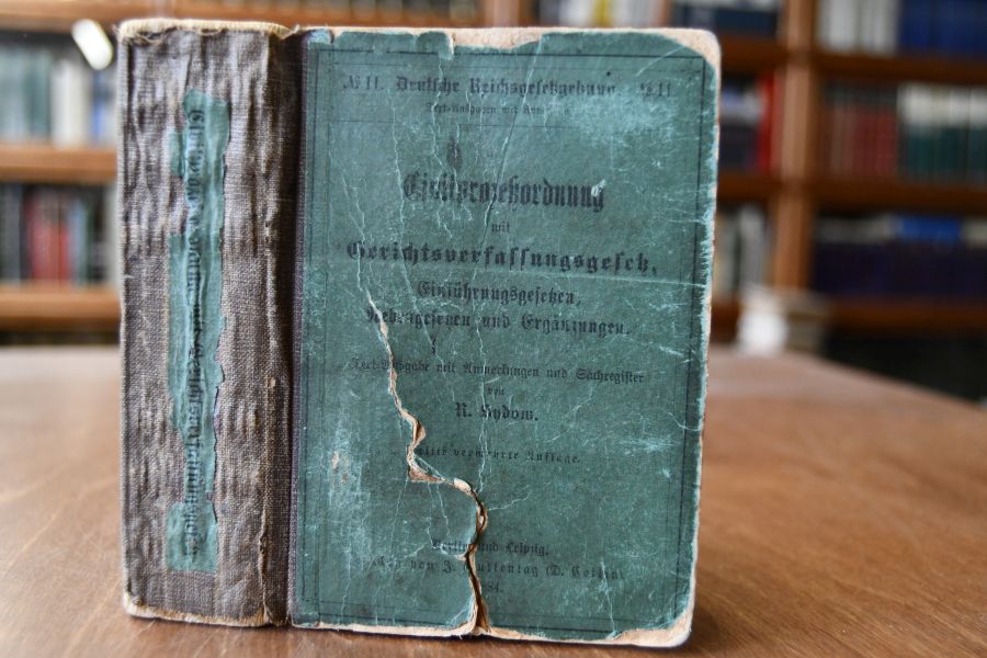 Civilprozeßordnung mit Gerichtsverfassungsgesetz, Einführungsgesetzen, Nebengesetzen und Ergänzungen. Text-Ausgabe mit Anmerkungen und Sachregister.