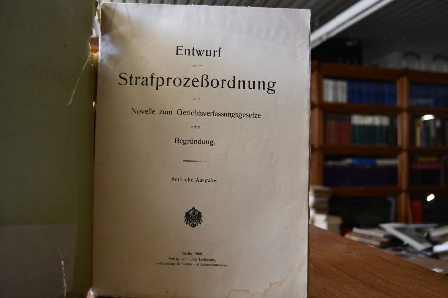 Entwurf einer Strafprozeßordnung und Novelle zum Gerichtsverfassungsgesetze nebst Begründung. Amtliche Ausgabe.