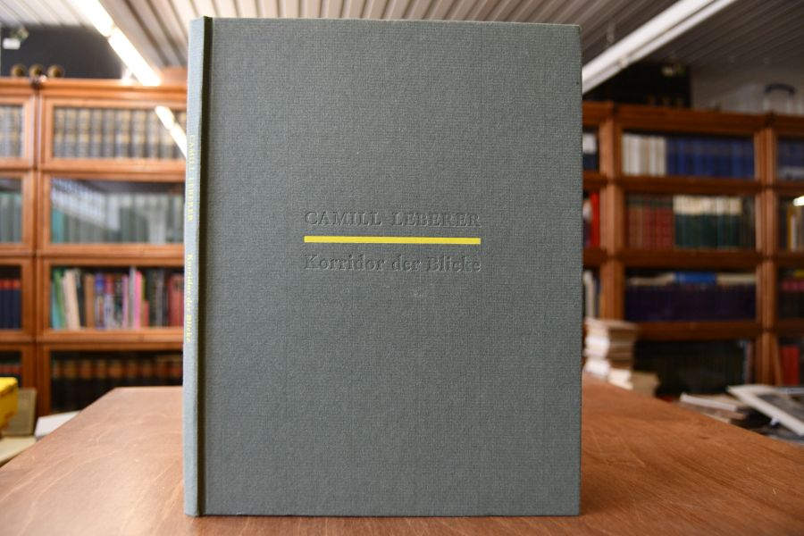 Camill Leberer, Korridor der Blicke. Städtische Galerie Würzburg, 17.9.1994 - 20.11.1994, Städtische Galerie Villingen-Schwenningen, Franziskaner-Museum, 25.11.1994 - 8.1.1995, Pfalzgalerie Kaiserslautern, 14.1.1995 - 12.3.1995.