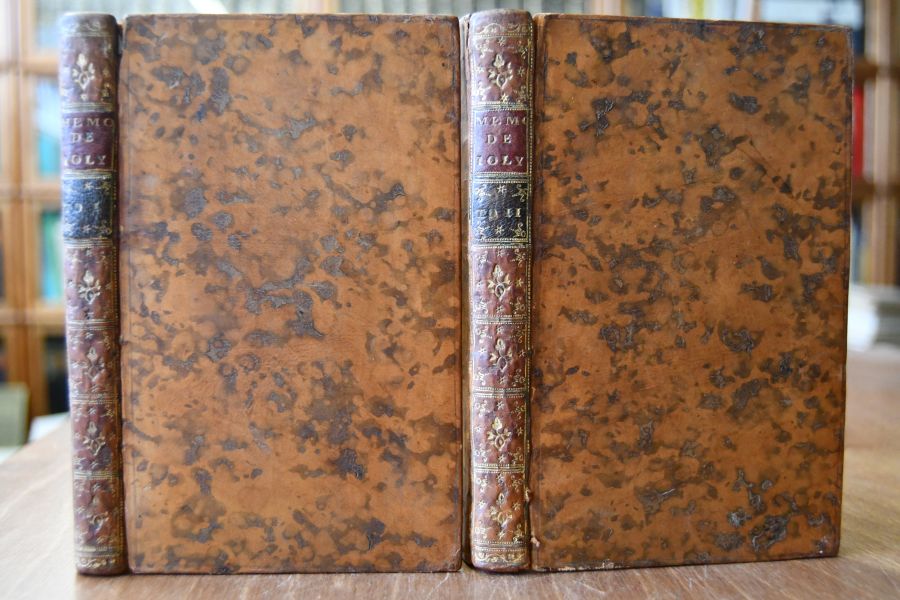 Memoires de Gui Joly conseiller au chatelet &c. Contenant l`Histoire de la Regence d`Anne d`Autriche & des premieres Années de la Majorité de Louis XIV. jusqu`en 1666. les Intrigues du Cardinal de Rets à la Cour, ses Voiages en divers païs de l`Europe & la vie privée de ce Cardinal jusqu`à sa mort &c. 2 vol.