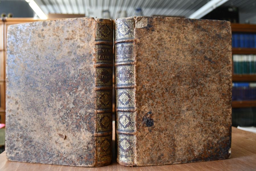 Quintilien de L`Institution de L`Orateur avec les notes historiques & Litterales, ou les mots Barbares, Grecs, Anciens, & les plus difficiles passages sont expliquez. Par M.M.D.P.
