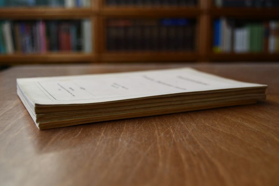 Geschichtsblätter des Deutschen Hugenotten-Vereins Zehnt X, Heft 9 (Hameln III); Zehnt X, Heft 10 (Urkunden und Register); Zehnt XI, Heft 5 (Der Grosse Kurfürst und die Hugenotten); Zehnt XI, Heft 8 u. 9 (Henri Wilhelm Nathanael Tollin); Zehnt XI, Heft 10 (Urkunden); Band XIII, Heft 8 (Geschichte der St. Johannisgemeinde zu Eberswalde); Band XIV, Heft 1 (Die französische Gemeinde zu Cleve von Walther Bösken); XV.Zehnt, Heft 1/2 (Die Herkunft der Hamelner Hugenotten von W. Beuleke); XV. Zehnt, Heft 7 (Französische Ackerbauern aus der Pfalz und der Uckermark in Ostpreußen von Siegfried Maire); Beiliegend Der Deutsche Hugenott 22. Jahrgang 1958 Nr. 3+4.