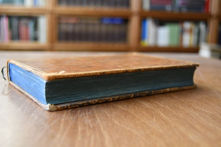 Examen politique et critique d`un ouvrage intitulé, histoire secrete de la cour de Berlin, ou Correspondance d`un Voyageur François