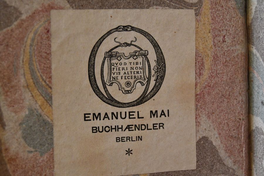 Examen politique et critique d`un ouvrage intitulé, histoire secrete de la cour de Berlin, ou Correspondance d`un Voyageur François