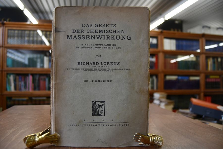 Das Gesetz der chemischen Massenwirkung. Seine thermodynamische Begründung und Erweiterung.