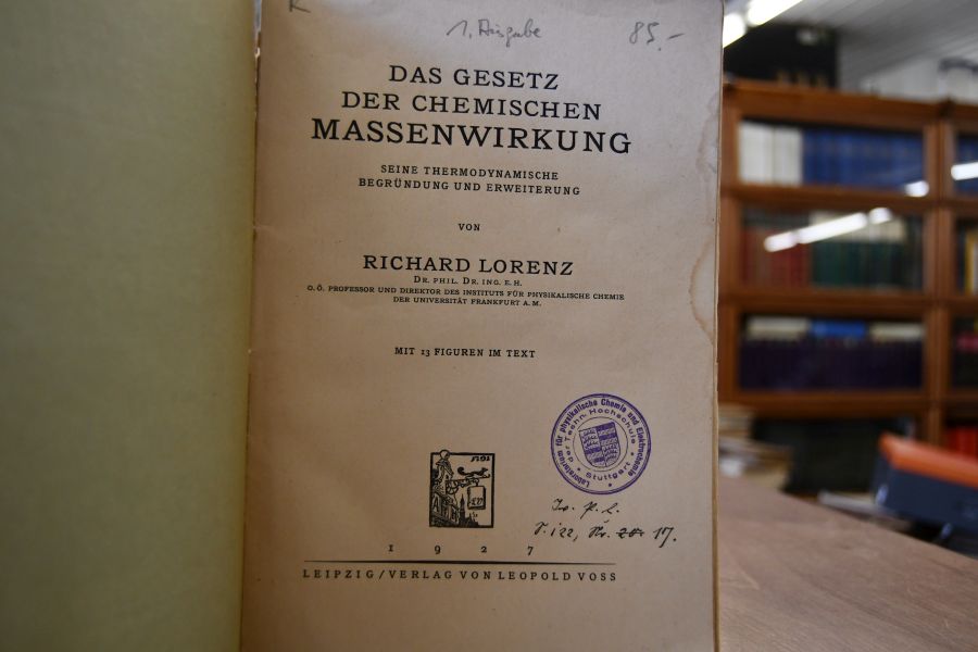 Das Gesetz der chemischen Massenwirkung. Seine thermodynamische Begründung und Erweiterung.