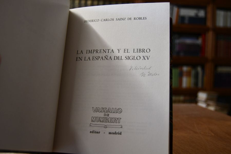 La imprenta y el libro en la Espana del siglo XV.