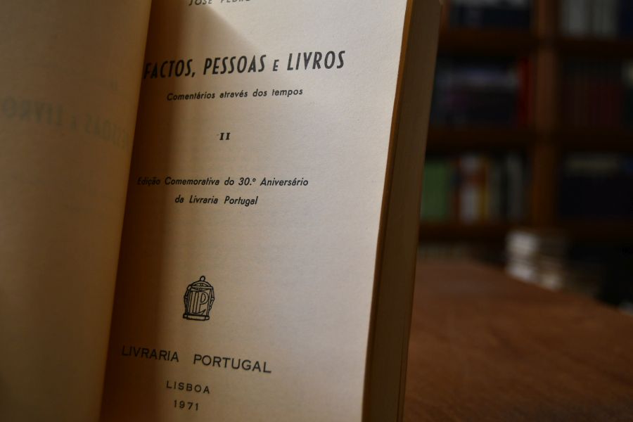 Factos, Pessoas e Livros. Comentarios atraves dos tempos. Vol. I + II (komplett).