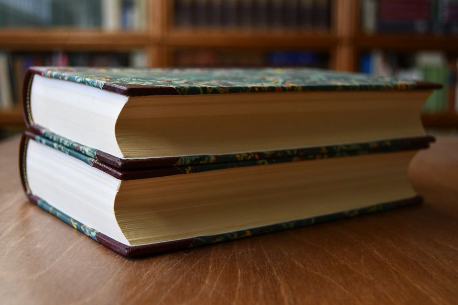 La Mineria Hispana e Iberoamericana. Contribucion a su Investigacion historica. Estudios, Fuentes, Bibliografia. Vol. VIII (Tomo I + II).
