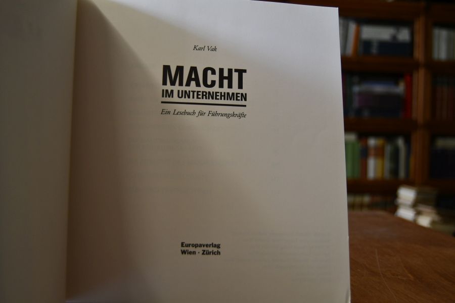 Macht im Unternehmen. Ein Lesebuch für Führungskräfte.