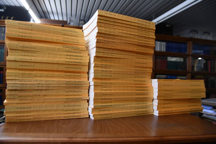 Archiv für civilistische Praxis (AcP) 204 (2004) -217 (2017) Heft 2 in Einzelheften. Es fehlt 209.Band Heft 1 (S. 1-140) und 217. Band Heft 1 (S. 1 - 164).