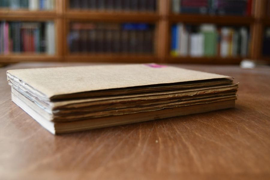 Deutsche Volkslieder. In Niederhessen aus dem Munde des Volkes gesammelt,mit einfacher Klavierbegleitung, geschichtlichen und vergleichenden Anmerkungen. Hefte 1-5.