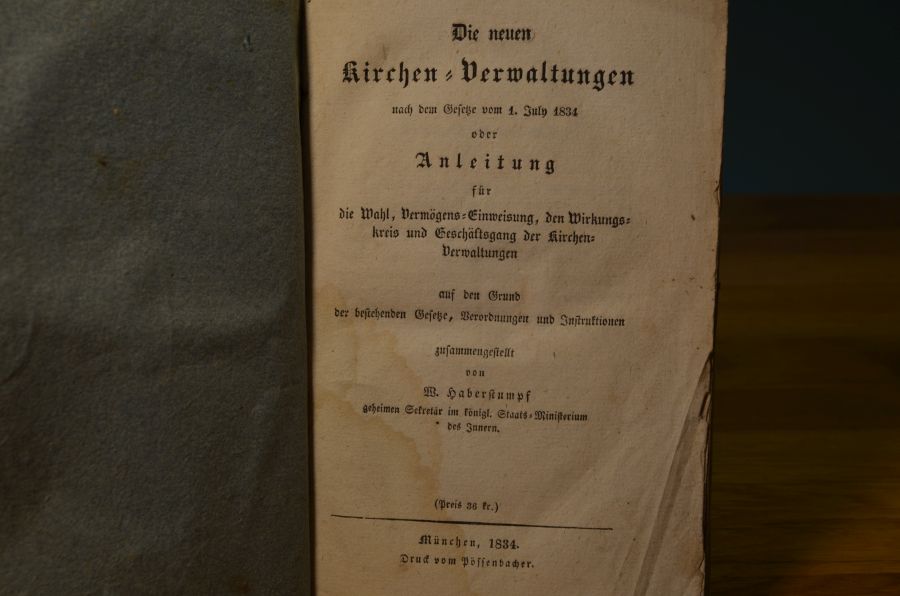 Die neuen Kirchen-Verwaltungen nach dem Gesetze vom 1. July 1834 oder Anleitung für die Wahl, Vermögens-Einweisung, den Wirkungskreis und Geschäftsgang der Kirchen-Verwaltungen auf den Grund der bestehenden Gesetze, Verordnungen und Instruktionen zusammengestellt.