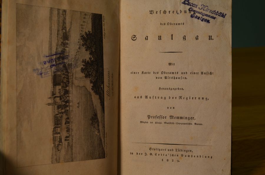 Beschreibung des Oberamts Saulgau. Mit einer Karte des Oberamts und einer Ansicht von Altshausen (Lithographie von Johannes Wölffle).