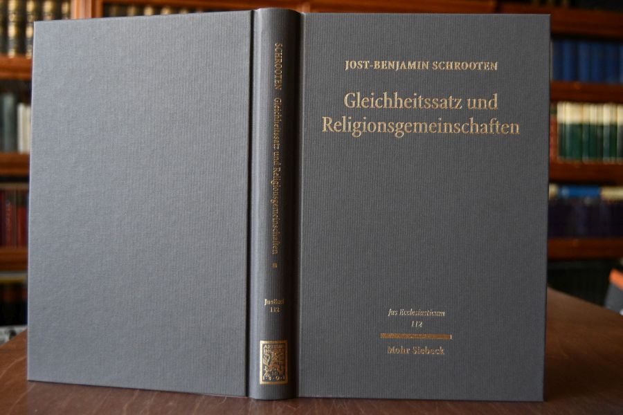 Gleichheitssatz und Religionsgemeinschaften. Die gleichheitsrechtliche Behandlung von Religionsgemeinschaften nach den Bestimmungen des Grundgesetzes, der EMRK und der EU-Grundrechte-Charta unter besonderer Berücksichtigung ihrer Organisationsformen.