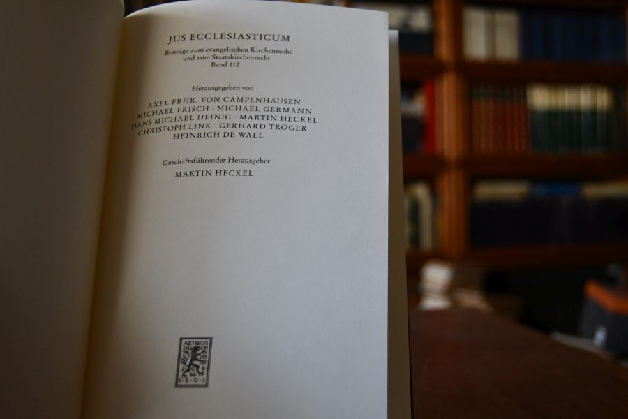 Gleichheitssatz und Religionsgemeinschaften. Die gleichheitsrechtliche Behandlung von Religionsgemeinschaften nach den Bestimmungen des Grundgesetzes, der EMRK und der EU-Grundrechte-Charta unter besonderer Berücksichtigung ihrer Organisationsformen.