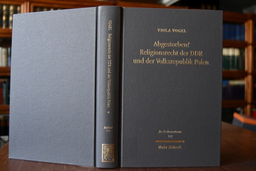 Abgestorben? Religionsrecht der DDR und der Volksrepublik Polen.