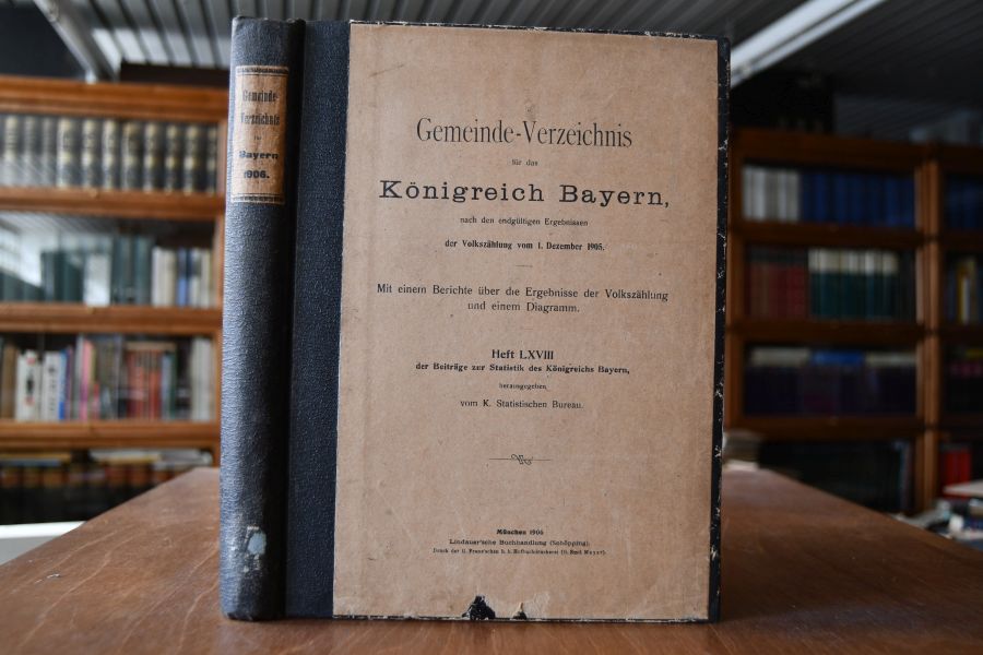 Gemeinde-Verzeichnis für das Königreich Bayern nach den endgültigen Ergebnisse der Volkszählung vom 1. Dezember 1905. Mit einem Berichte über die Ergebnisse der Volkszählung und einem Diagramm.