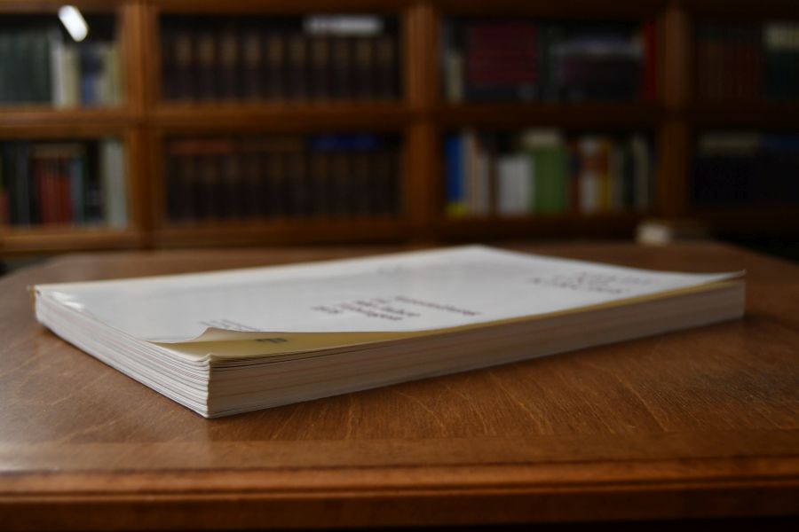 Stadt und Kirche. Dienst inder Stadt. Diakonie am Ort heute. Glaube und Kirche im Laufe der Zeit. Dokumente und Zeugnisse des Christenlebens in Tübingen aus verschiedener Zeit. Ausstellung der Evangelischen Gesamtkirchengemeinde zur 900-Jahrfeier Tübingens 1978.