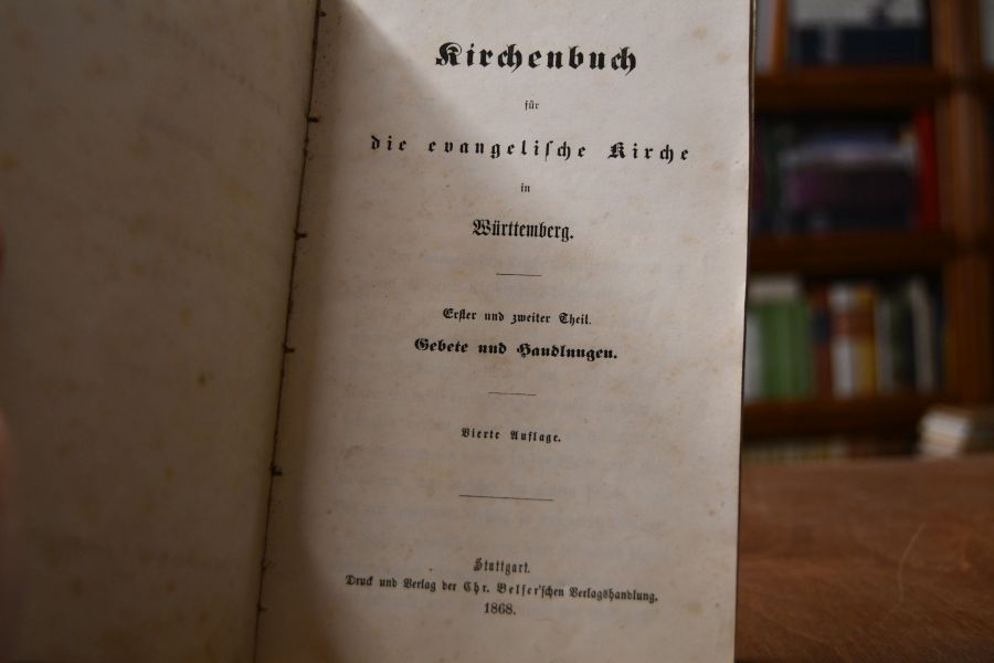 Kirchenbuch für die evangelische Kirche in Württemberg. Erster Theil Gebete und Dritter Theil Leidensgeschichte, Evangelien und Episteln, Augsburgische Confession und Anhang in einem Band.
