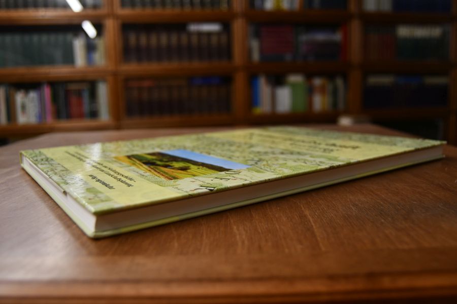 Kulturlandschaft - Erbe und Auftrag. Entwicklungsphasen von der Natur- zur Kulturlandschaft. Auf den Spuren der Landschafts- und Siedlungsgeschichte - ein modellhafter Beitrag zur Heimatkunde und Landschaftsplanung.