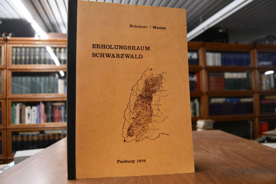 Die Erholungsnutzung in Waldgebieten des Schwarzwaldes. Ein Beitrag zur Quantifizierung der Erholungsfunktion des Waldes.