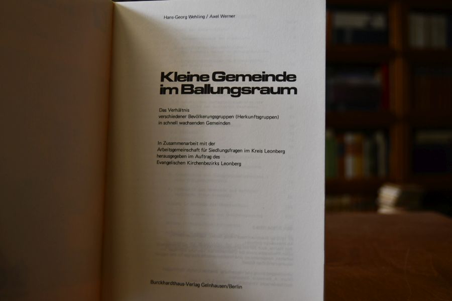 Kleine Gemeinde im Ballungsraum. Das Verhältnis verschiedener Bevölkerungsgruppen (Herkunftsgruppen) in schnell wachsenden Gemeinden.