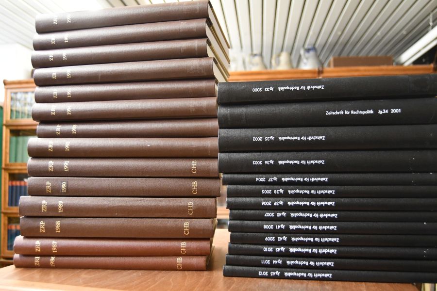 Zeitschrift für Rechtspolitik. 18. Jahrgang 1985 - 36. Jahrgang 2012. 28 Bde.
