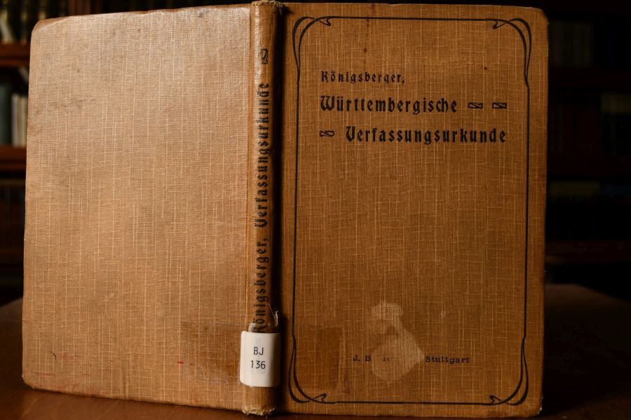 Verfassungsurkunde für das Königreich Württemberg vom 25. September 1819 in der Fassung nach dem Gesetze vom 16. Juli 1906, nebst dem Landtagswahlgesetz u. a. mit Anmerkungen.