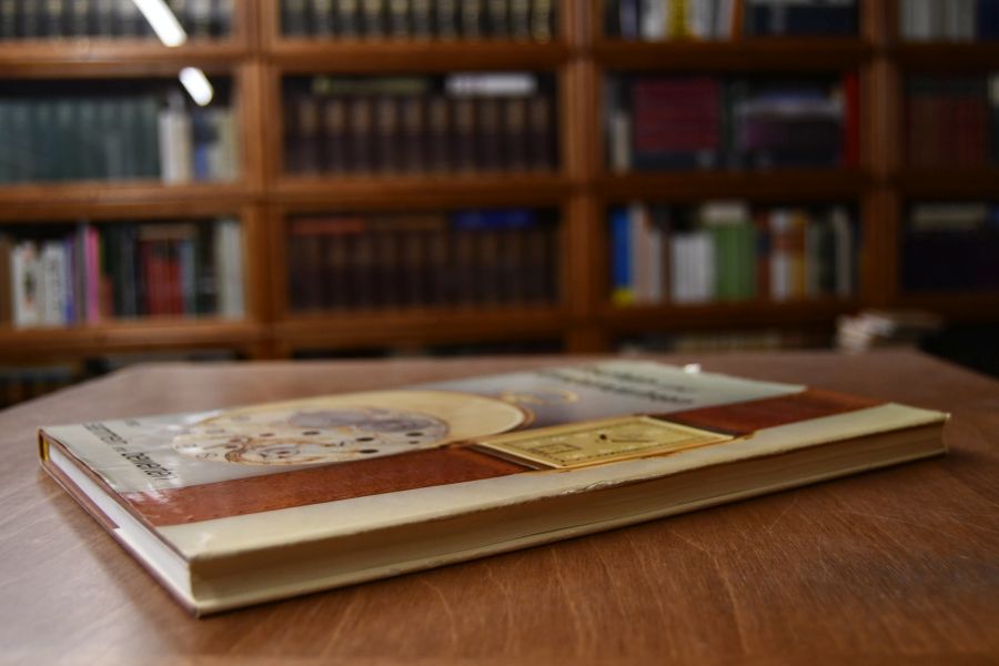 Taschen- und Armbanduhren richtig sammeln und bewerten. Wertberechnungen - Zustandsbeurteilungen - Reparaturmöglichkeiten - Sammelempfehlungen.