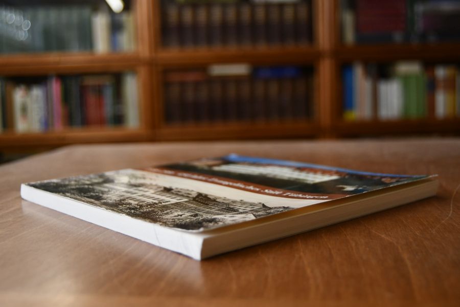 Schwäbischer Olymp und württembergische Pfarrerschmiede - 450 Jahre Evangelisches Stift Tübingen 1536-1986. Katalog zur Ausstellung.