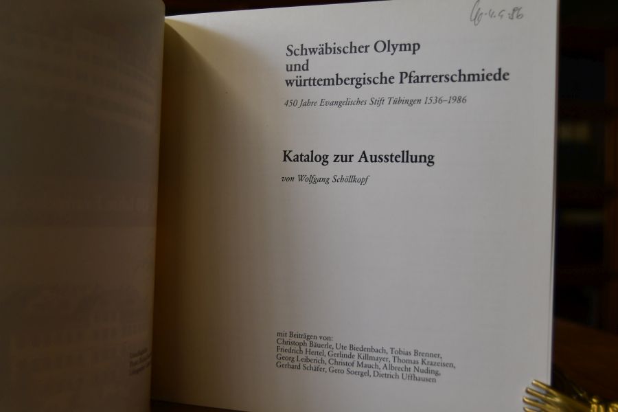 Schwäbischer Olymp und württembergische Pfarrerschmiede - 450 Jahre Evangelisches Stift Tübingen 1536-1986. Katalog zur Ausstellung.
