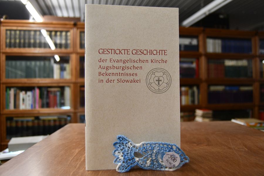 Gestickte Geschichte der Evangelischen Kirche Augsburgischen Bekenntnisses in der Slowakei. Bulletin zur Ausstellung.