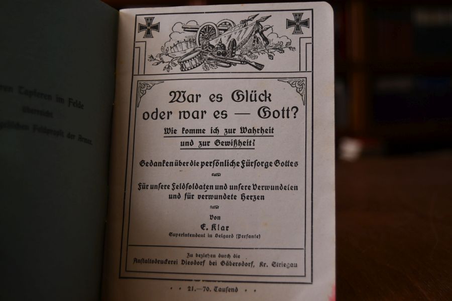 War es Glück oder war es - Gott? Wie komme ich zur Wahrheit und zur Gewißheit? Gedanken über die persönliche Fürsorge Gottes. Für unsere Feldsoldaten und unsere Verwundeten und für verwundete Herzen.