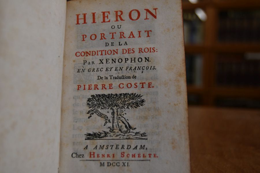 Hieron ou Portrait de la Condition des Rois par Xenophon. En Grec et en Francois. De la Traduction de Pierre Coste.