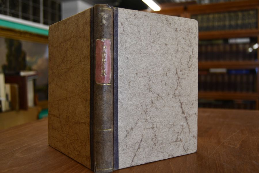 Das illustrierte Buchbinderbuch. Vollständige Unterweisung in den Arbeiten und Kunstfertigkeiten des Buchbinders. Mit besonderer Hinsicht auf die neuesten deutschen, englischen und französischen Fortschritte in diesem Fache. Nebst ausführlichen Belehrungen über die Anfertigung der verschiedenartigsten Bücherschnitte, über Vergoldung, über Anwendung der neuesten Maschinen, sowie mit einer Abhandlung über das Neueste in der Cartonnage- und Portefeuillefabrikation. In allgemein verständlicher Weise sowol für den Anfänger wie für den geübten Fachmann auf Grund praktischer Erfahrungen bearbeitet. Nebst einem Anhange, 76 nützliche und praktische Vorschriften verschiedener technischer Artikel enthaltend.