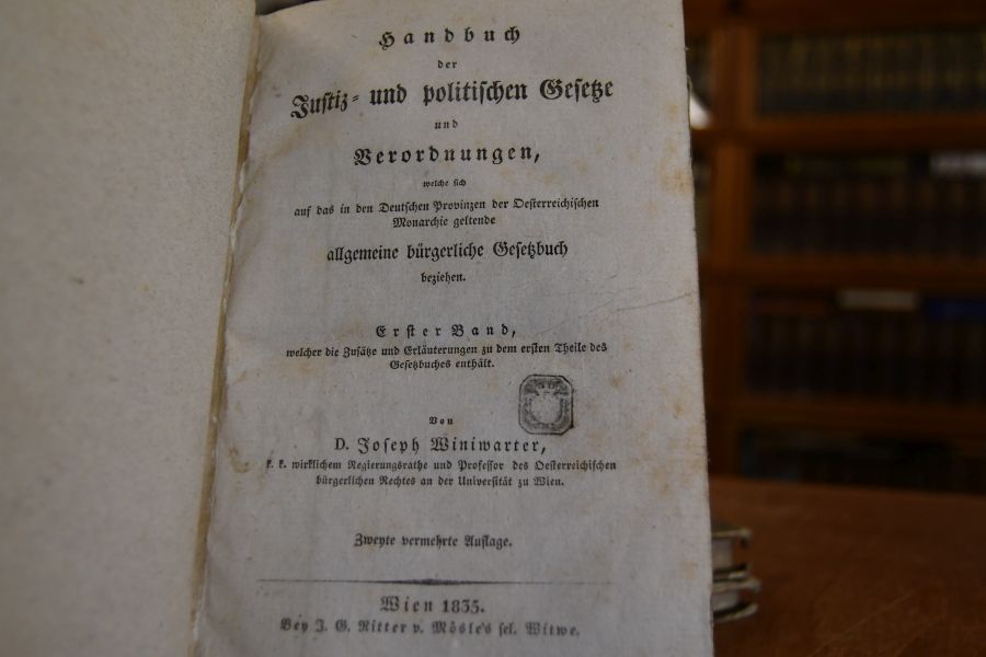 Handbuch der Justiz- und politischen Gesetze und Verordnungen, welche sich auf das in den Deutschen Provinzen der Oesterreichischen Monarchie geltende allgemeine bürgerliche Gesetzbuch beziehen. 3 Bde. (komplett).