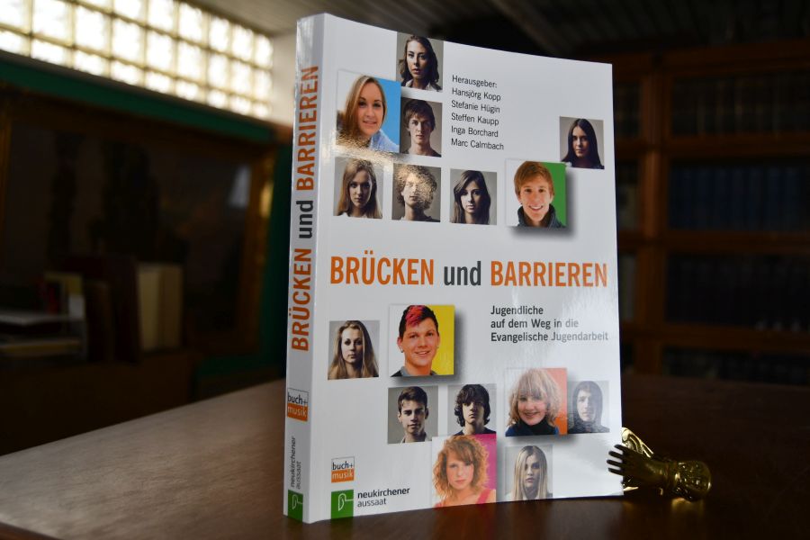 Brücken und Barrieren. Jugendliche auf dem Weg in die evangelische Jugendarbeit.