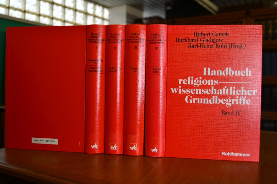 Handbuch religionswissenschaftlicher Grundbegriffe. 4 Bde. (ohne den 2001 erschienen Nachtragsband).