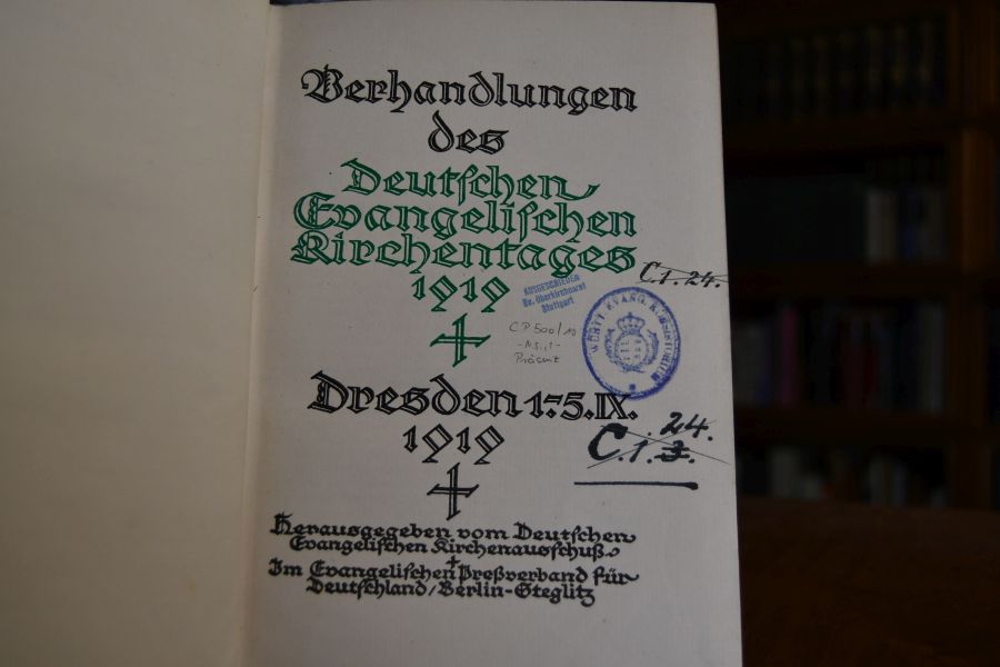 Verhandlungen des ersten Deutschen Evangelischen Kirchentages 1924, Bethel-Bielefeld 14.-17. VI. 1924; Verhandlungen des zweiten Deutschen Evangelischen Kirchentages 1927, Königsberg i.Pr. 17.-21. Juni 1927; Verhandlungen des dritten Deutschen Evangelischen Kirchentages 1930, Nürnberg 26. bis 30. Juni 1930.