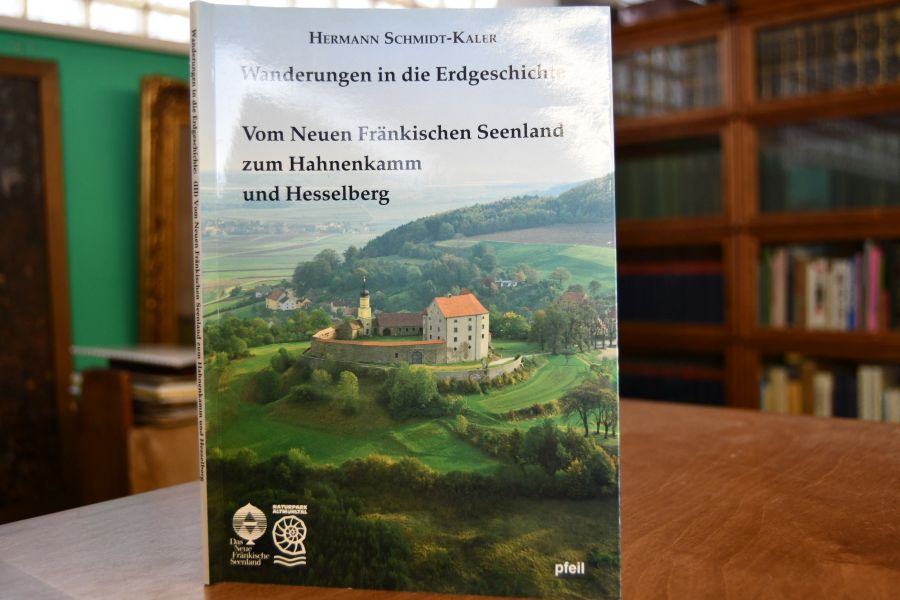Wanderungen in die Erdgeschichte Teil (3). Vom Neuen Fränkischen Seenland zum Hahnenkamm und Hesselberg.