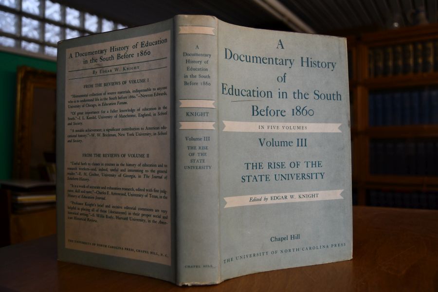 A Documentary History of Education in the South Before 1860. Bd. 3 (von 5) apart The Rise of the State University.