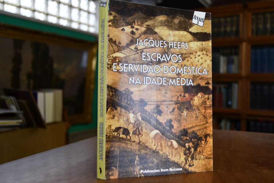 Escravos e Servidao domestica na Idade media no mundo mediterranico.