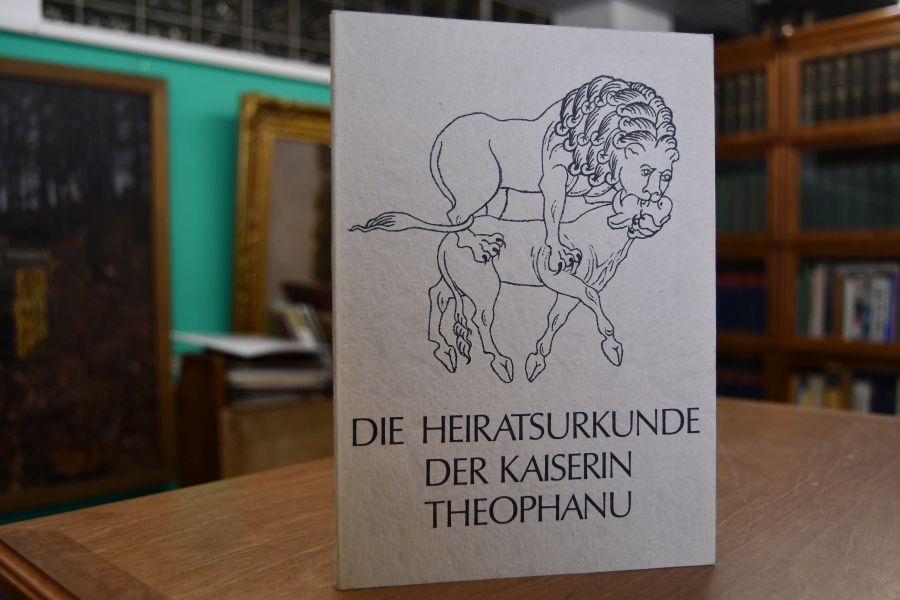 Die Heiratsurkunde der Kaiserin Theophanu 972 April 14, Rom. Eine Ausstellung des Niedersächsischen Staatsarchivs in Wolfenbüttel.