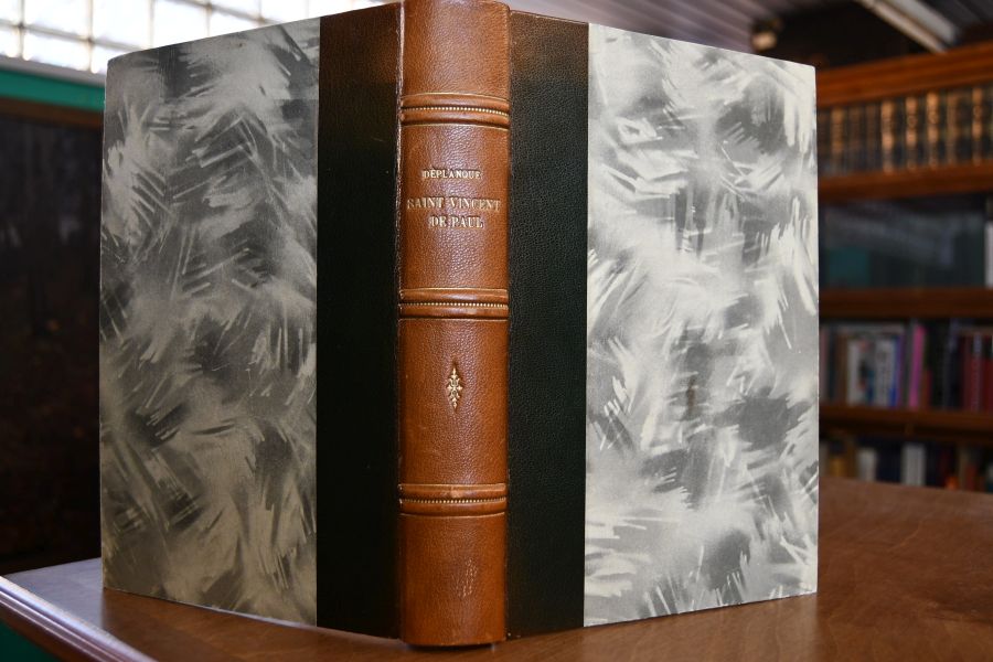 Saint Vincent de Paul sous l`emprise chretienne. Beigebunden von demselben Verfasser Saint Vincent de Paul et Sainte Louise de Marillac, Leurs relations d`apres leur correspondance, Paris, Bloud et Gay, 1936, 80 S.