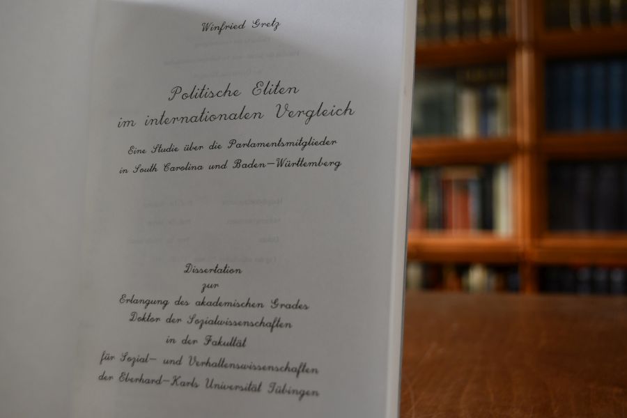Politische Eliten im internationalen Vergleich. Eine Studie über die Parlamentsmitglieder in South Carolina und Baden-Württemberg.