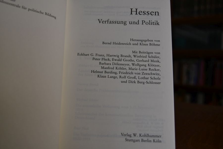 Hessen - Verfassung und Politik.