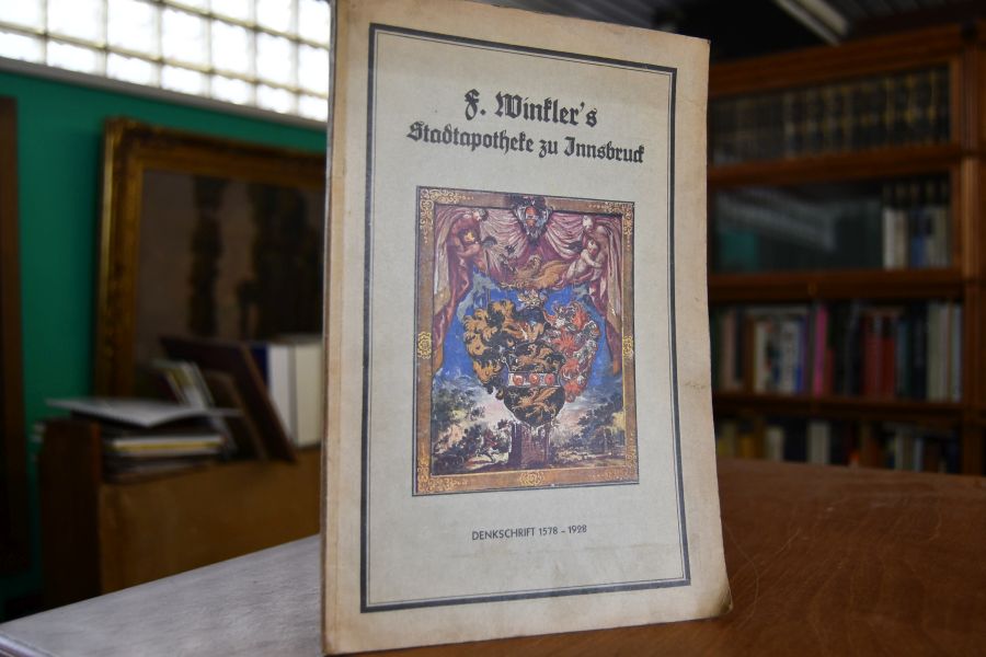 F. Winkler`s Stadtapotheke zu Innsbruck. Denkschrift zum 350. Jahrtag des Überganges in den Winklerischen Familienbesitz am 3. Oktober 1928.